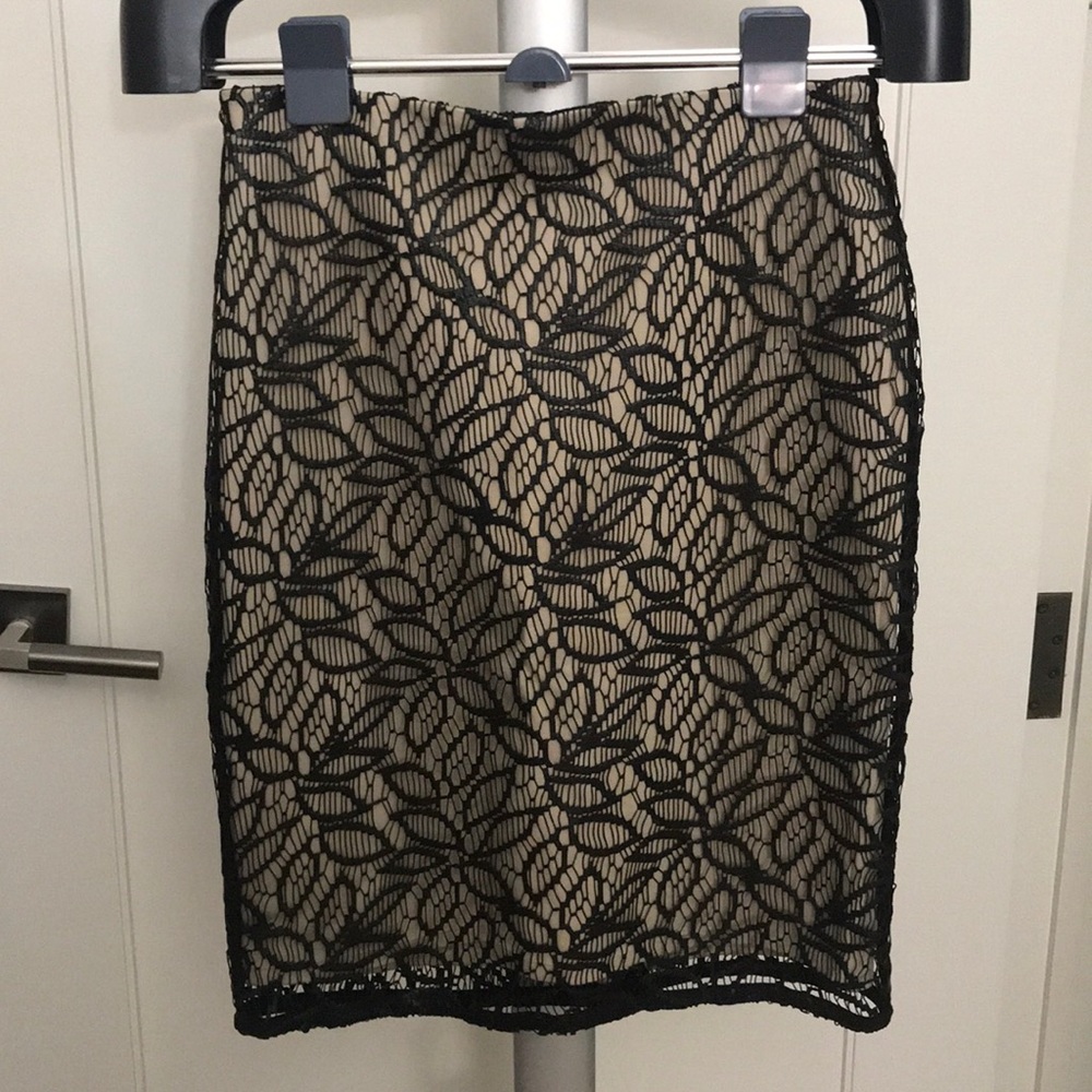 Ann Taylor floral patterned skirt